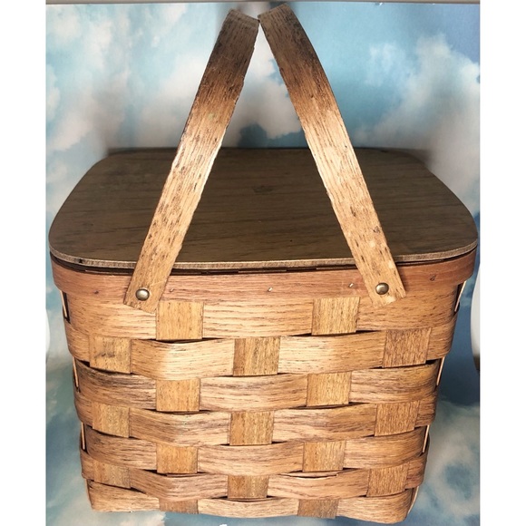Vintage woven picnic basket wood hinged lid